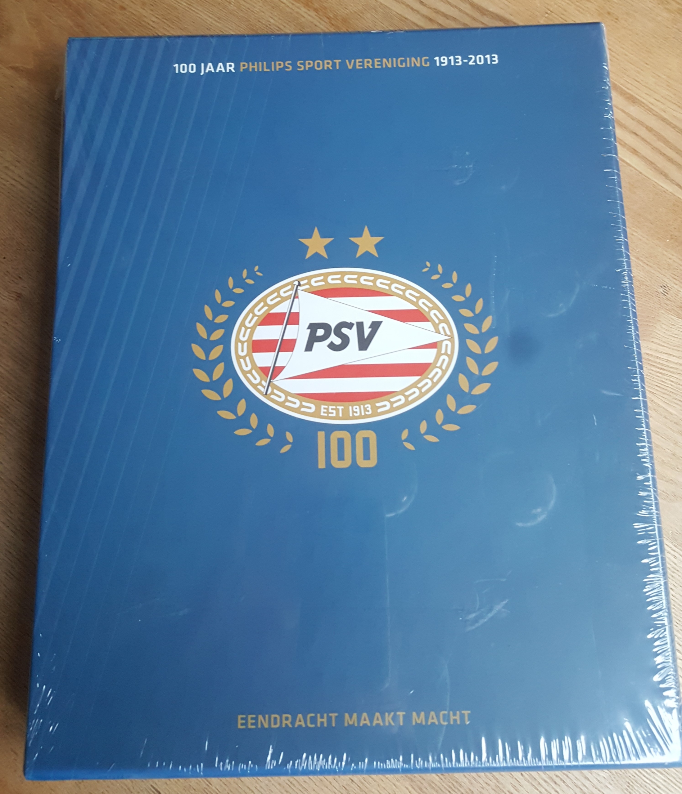 Berg, Jeroen van den en Nieuwenhof, Frans van den - 100 jaar Philips Sport Vereniging 1913-2013 -Eendracht maakt macht